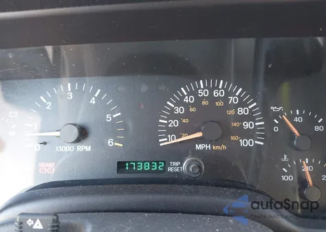 2000 Jeep Cherokee Sport from USA, damaged, VIN 1J4FF48S0YL135568